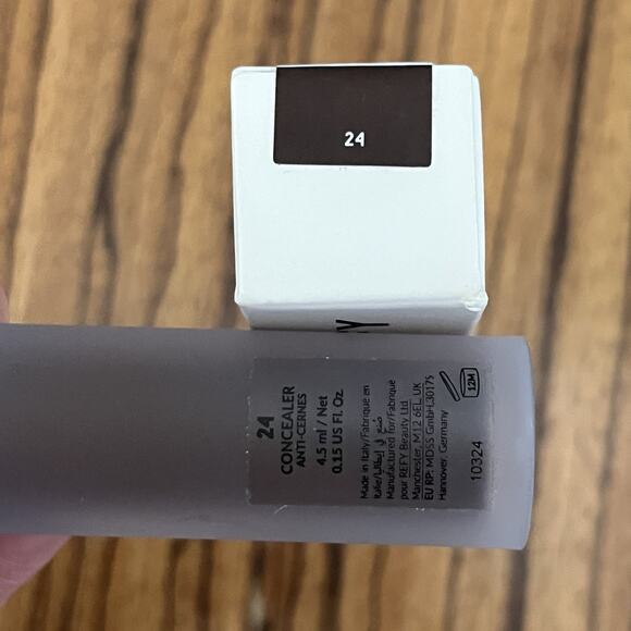 Refy Concealer Anti-Cernes 4.5ml Shade 24 - Picture 4 of 5
